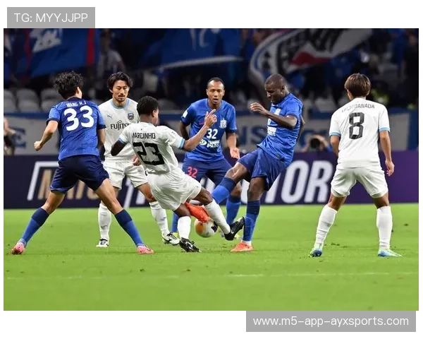 上海申花拉唐远射破门：激情与商机并行的城市故事