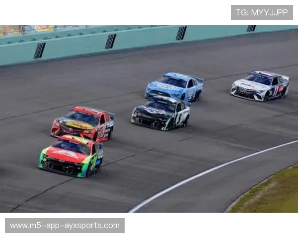 NASCAR车手终极对决，最后三秒逆转冠军