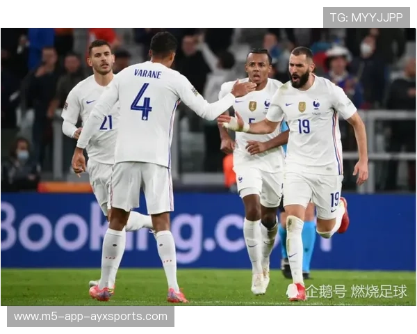 姆巴佩成曼联焦点：金童重返英超的新篇章